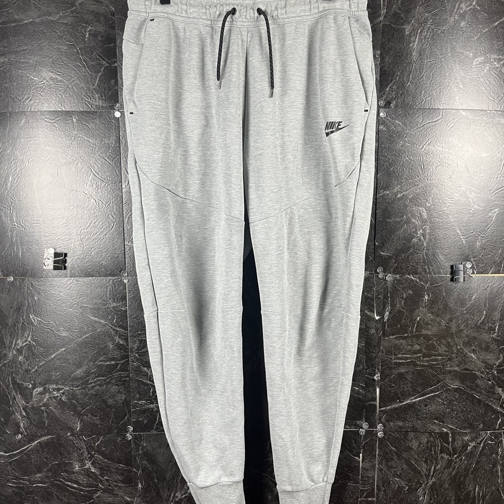 Nike Tech Fleece Men's Grey Sweatpants Jogger Large -Flaws